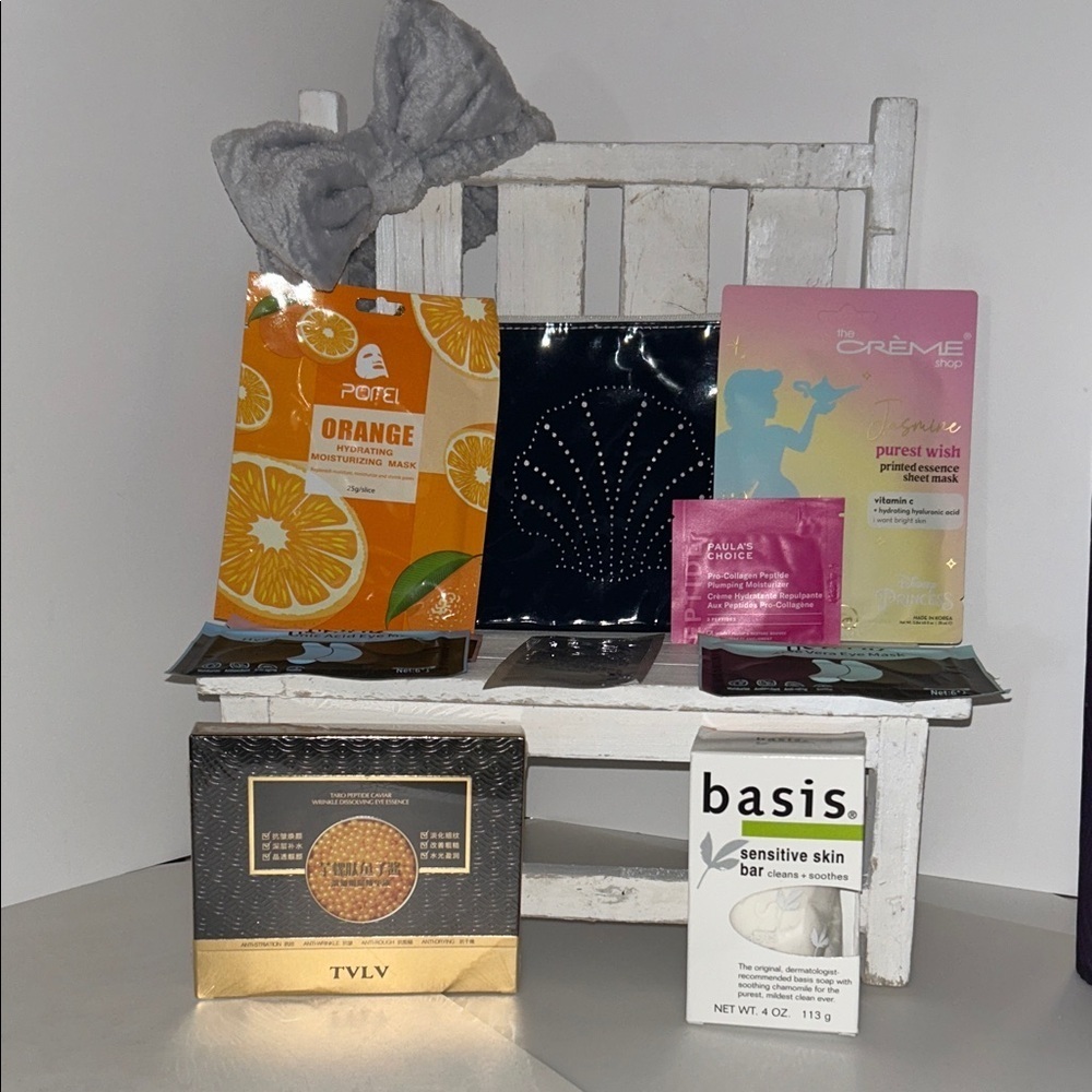 Skin Care Bundle featuring an Estée Lauder Blue Cosmetic Bag